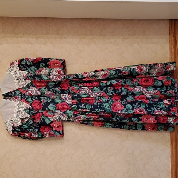 Vintage Dress - Picture 2 of 3